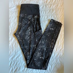 LULULEMON size 4 leggings